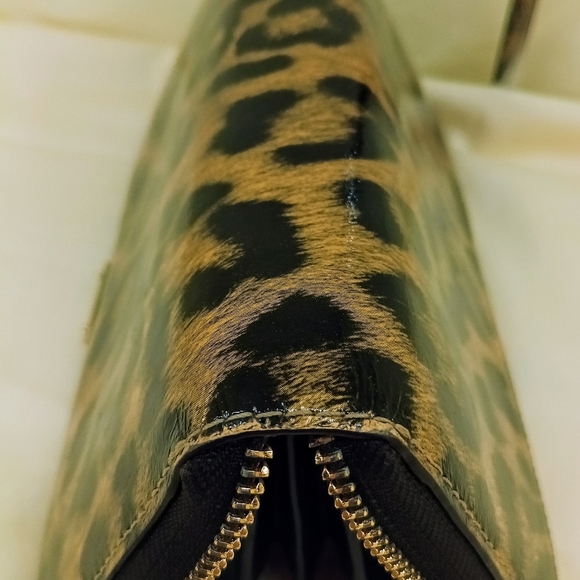 Kate Spade NY Leopard Print Storybook Patent Leather Long Zip Wallet R$159 - Picture 9 of 11